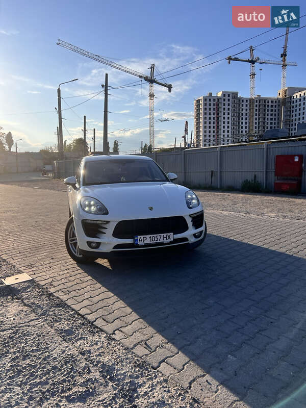Porsche Macan (2015)