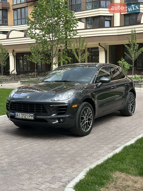 Porsche Macan (2016)