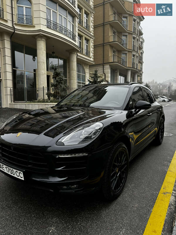 Porsche Macan (2017)
