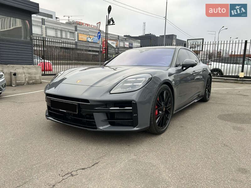 Porsche Panamera (2024)