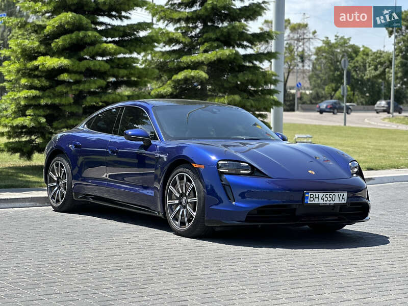 Porsche Taycan (2021)