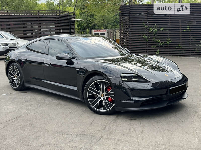 Porsche Taycan (2020)