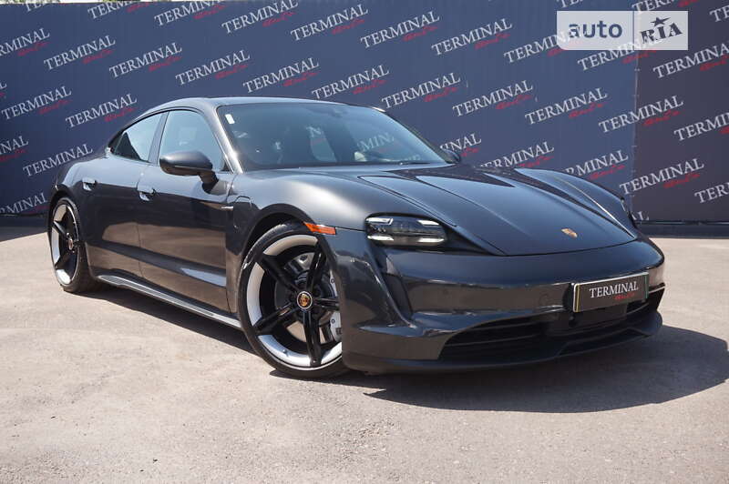 Porsche Taycan (2021)