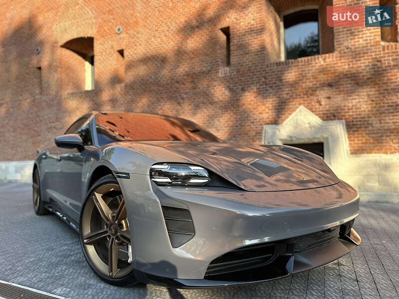 Porsche Taycan (2020)