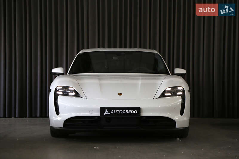 Porsche Taycan (2020)