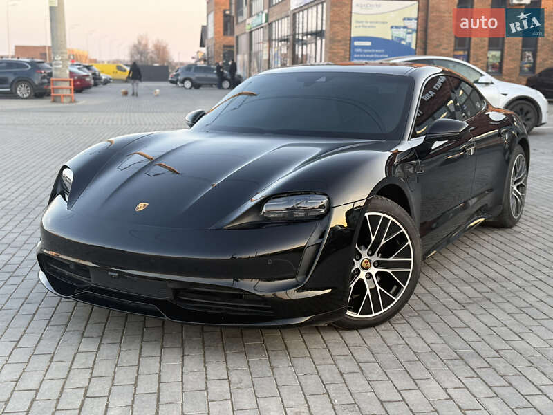 Porsche Taycan (2021)