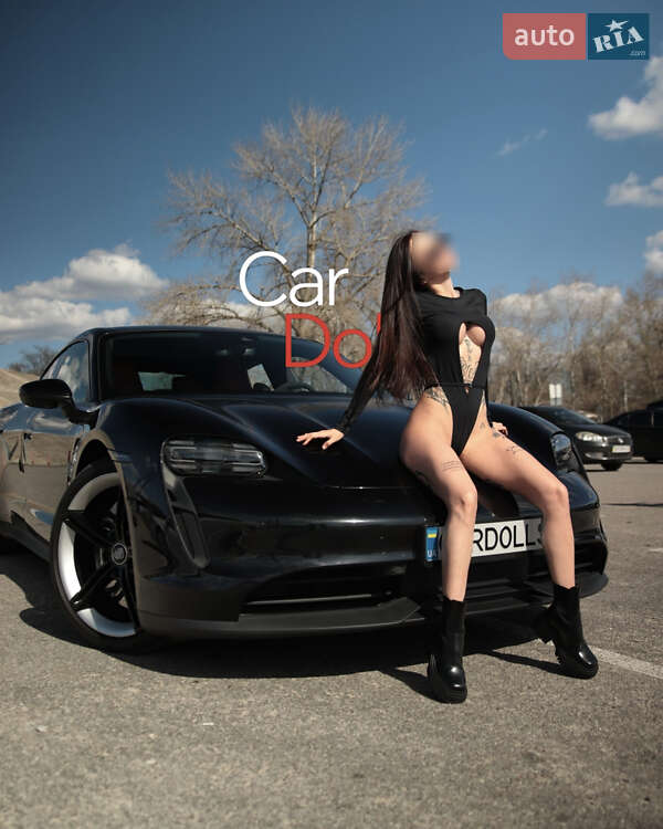 Porsche Taycan (2021)