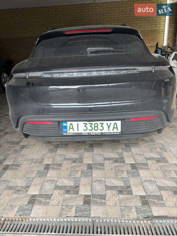 Porsche Taycan (2023)