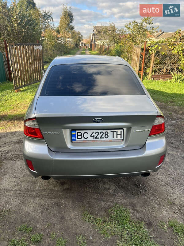 Subaru Legacy (2008)