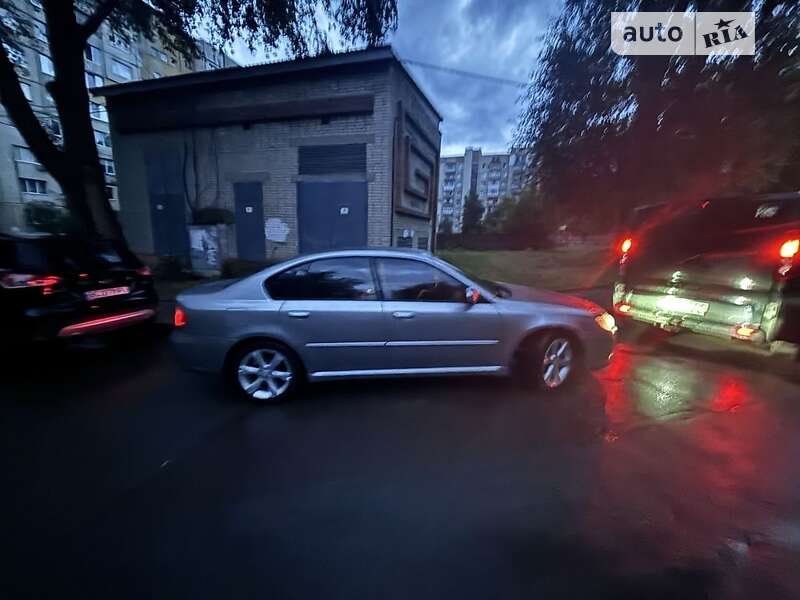 Subaru Legacy (2008)