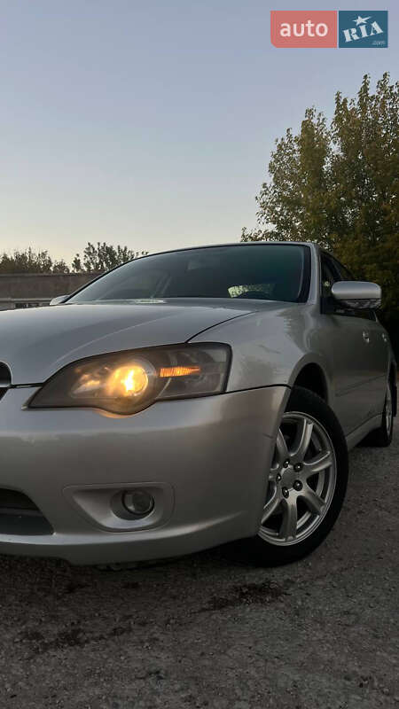 Subaru Legacy (2005)
