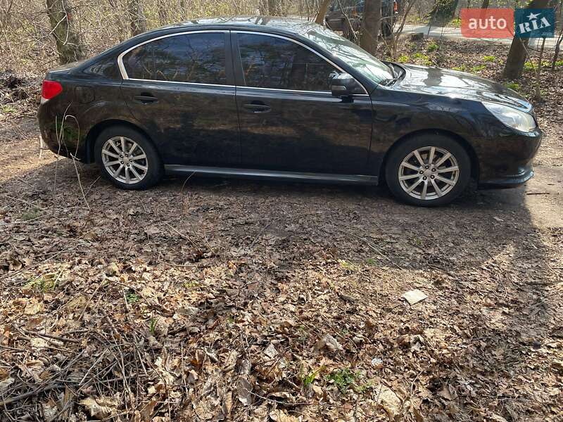 Subaru Legacy (2011)