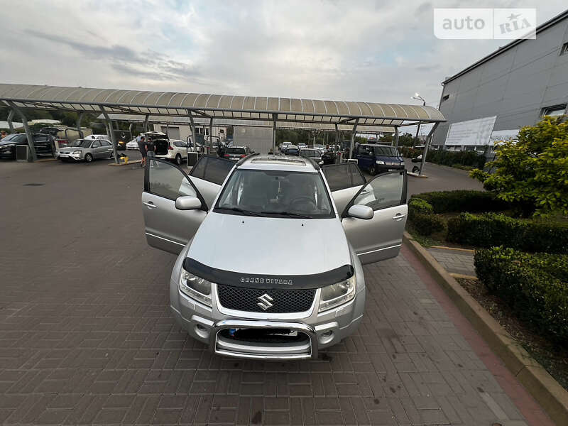 Suzuki Grand vitara (2005)
