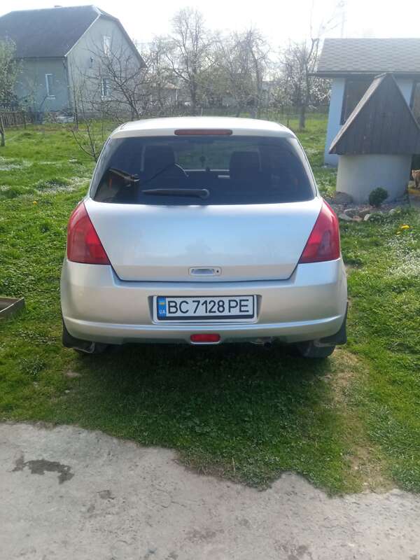 Suzuki Swift (2005)