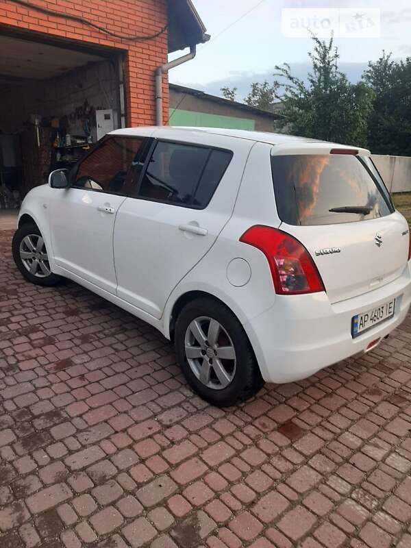 Suzuki Swift (2010)