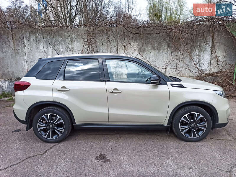 Suzuki Vitara (2020)