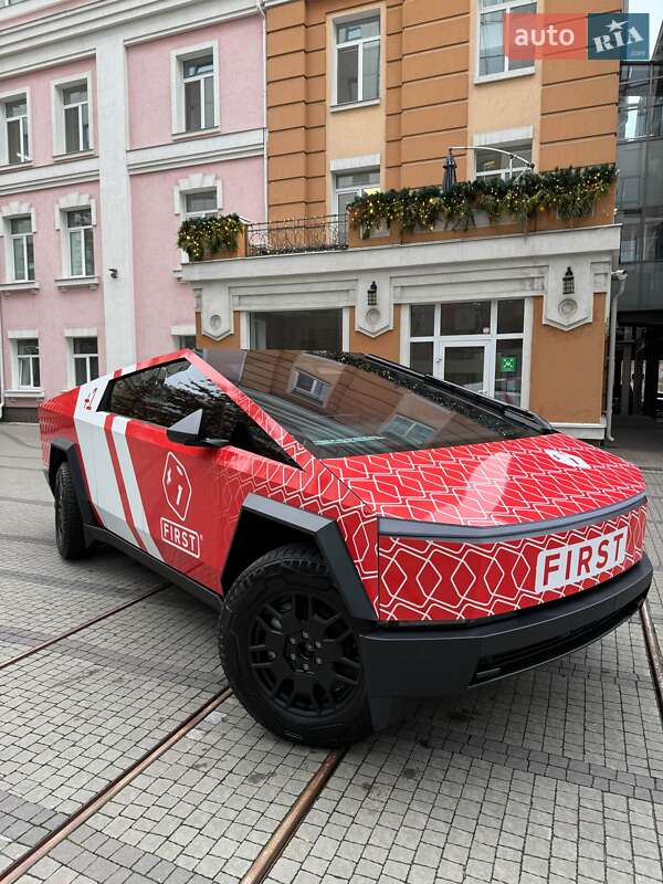 Tesla Cybertruck (2024)