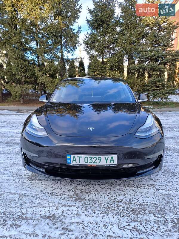 Tesla Model 3 (2018)