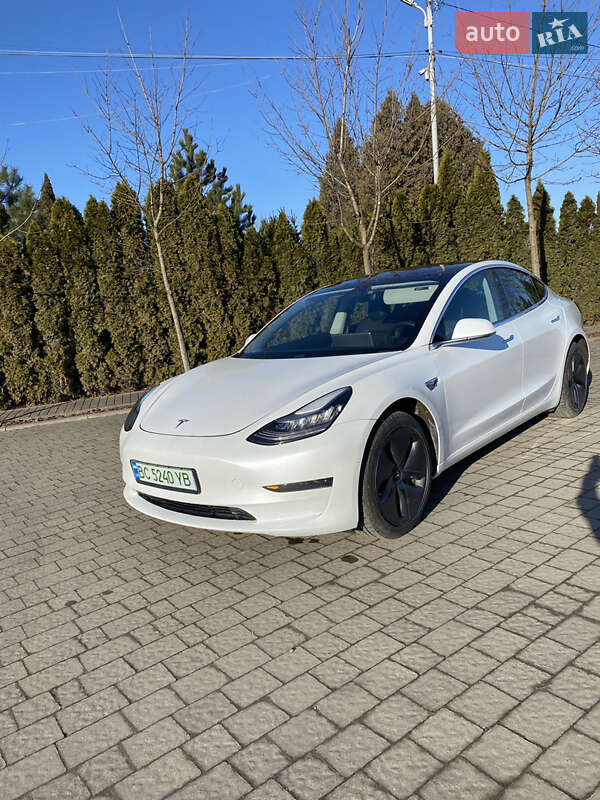 Tesla Model 3 (2020)