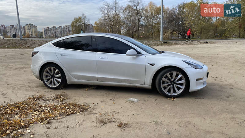 Tesla Model 3 (2018)