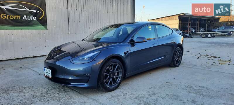 Tesla Model 3 (2020)