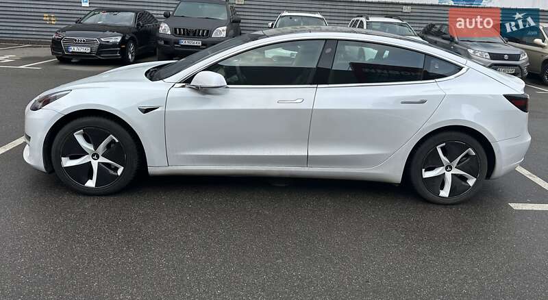 Tesla Model 3 (2020)