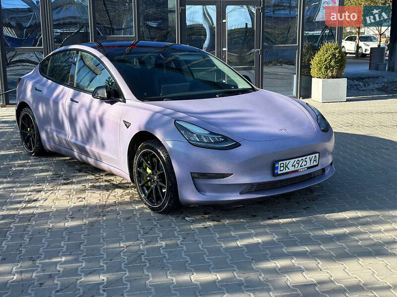 Tesla Model 3 (2018)
