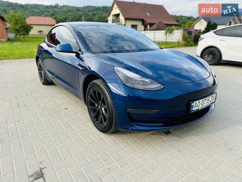 Tesla Model 3 (2021)