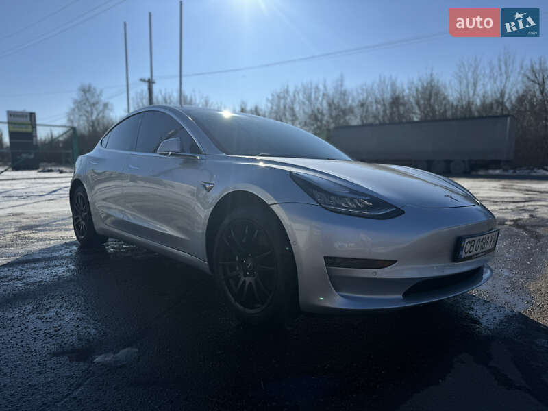 Tesla Model 3 (2018)