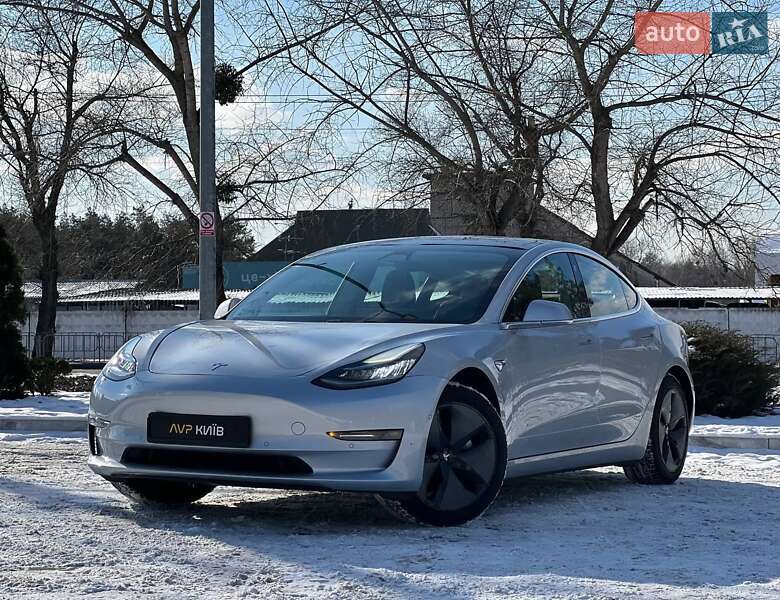 Tesla Model 3 (2018)