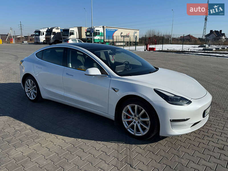 Tesla Model 3 (2020)