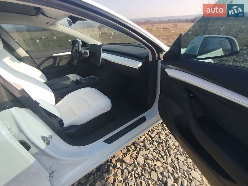 Tesla Model 3 (2023)