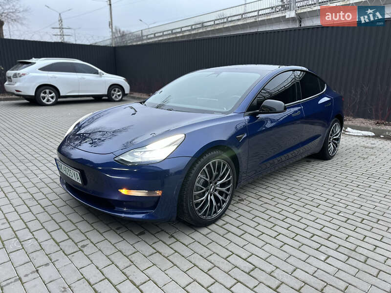 Tesla Model 3 (2020)