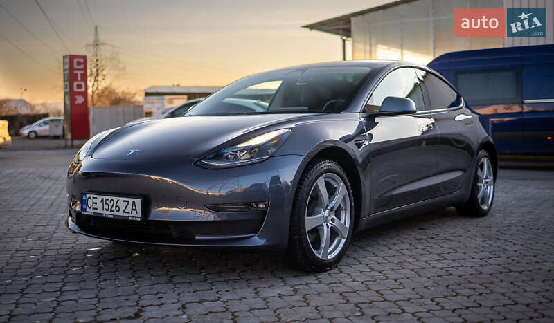 Tesla Model 3 (2022)