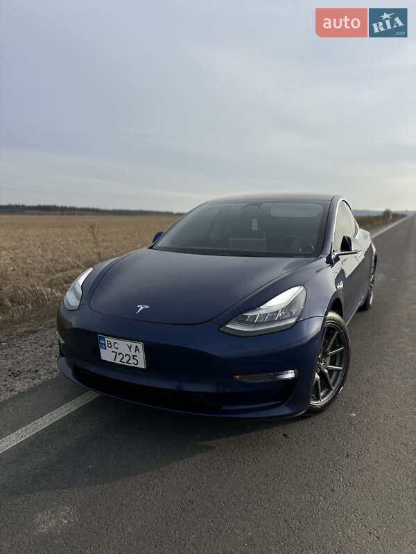 Tesla Model 3 (2018)