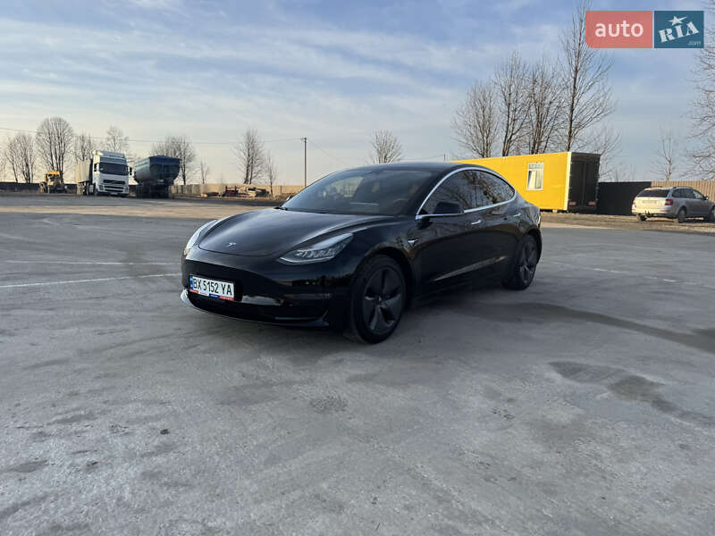 Tesla Model 3 (2019)