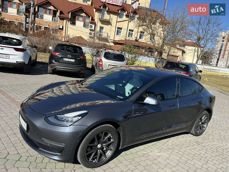 Tesla Model 3 (2018)