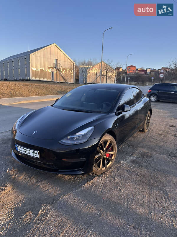 Tesla Model 3 (2022)