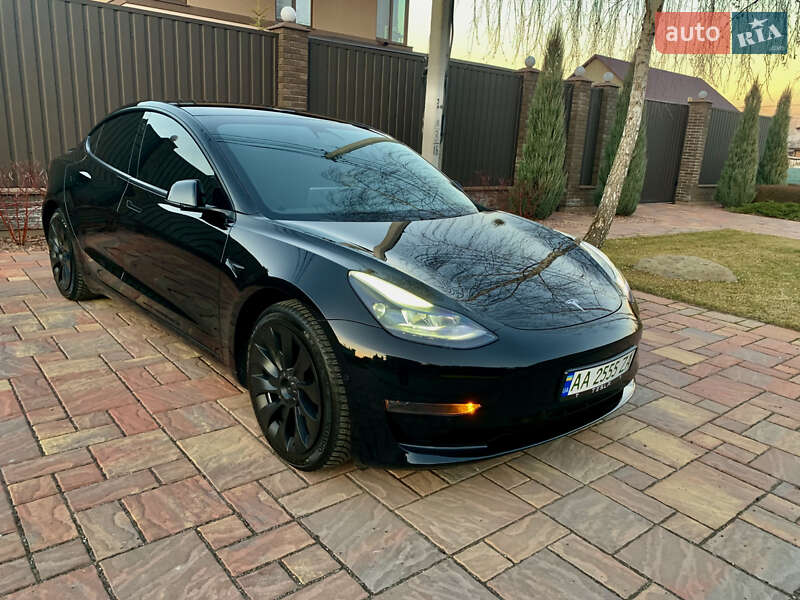 Tesla Model 3 (2021)