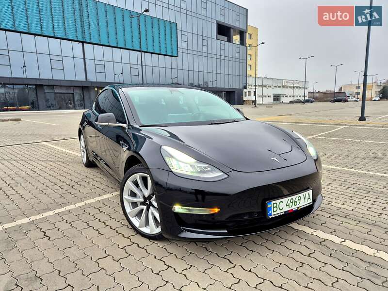 Tesla Model 3 (2018)
