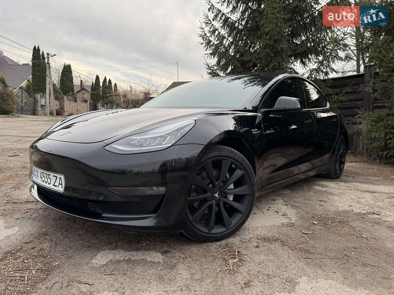 Tesla Model 3 (2019)