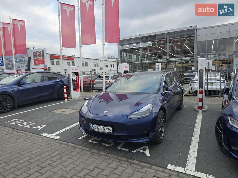 Tesla Model 3 (2020)