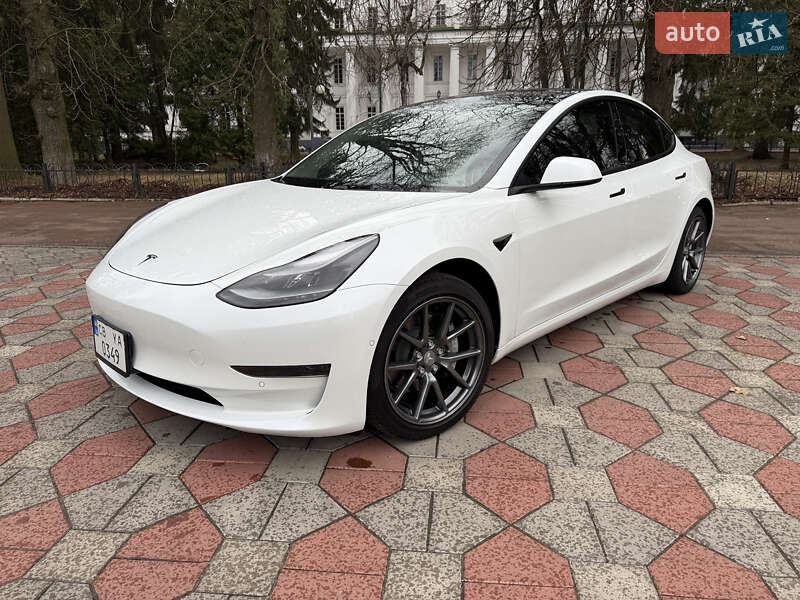 Tesla Model 3 (2021)
