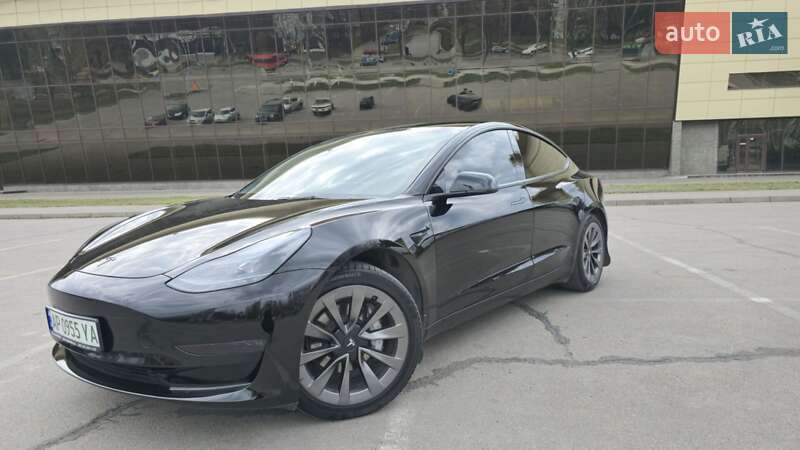 Tesla Model 3 (2022)