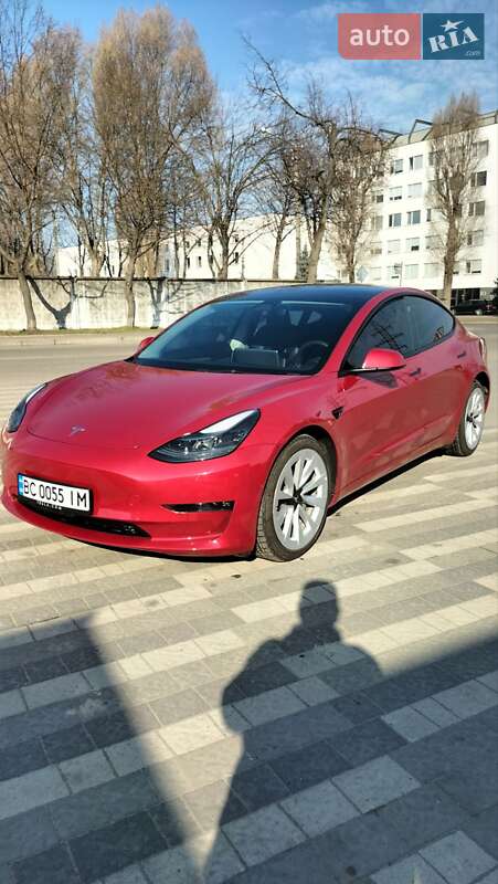 Tesla Model 3 (2022)
