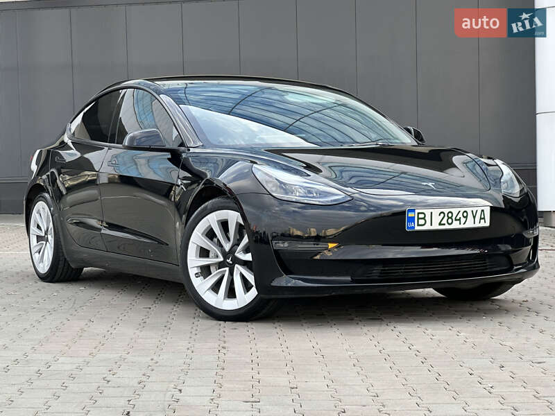Tesla Model 3 (2022)