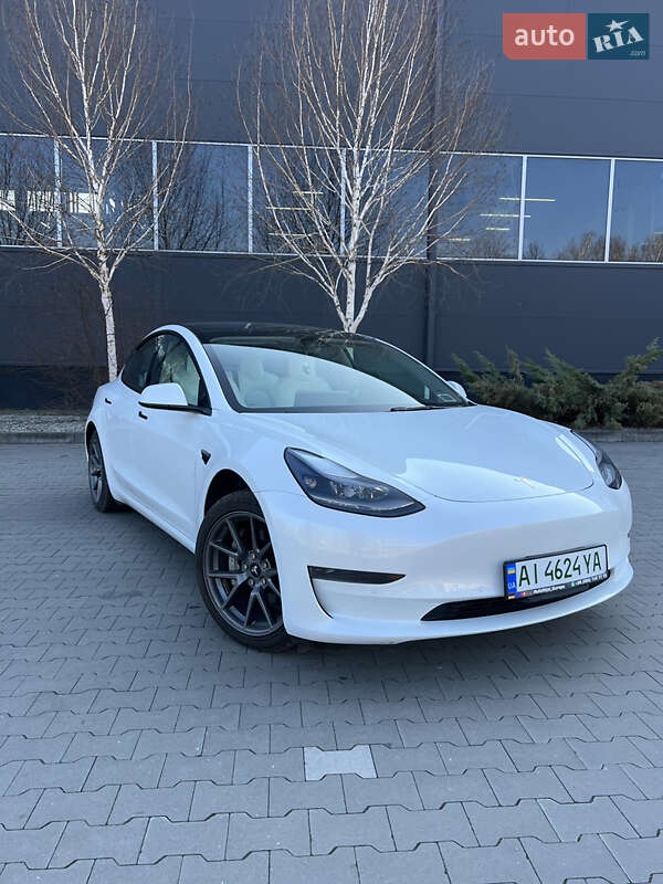 Tesla Model 3 (2021)