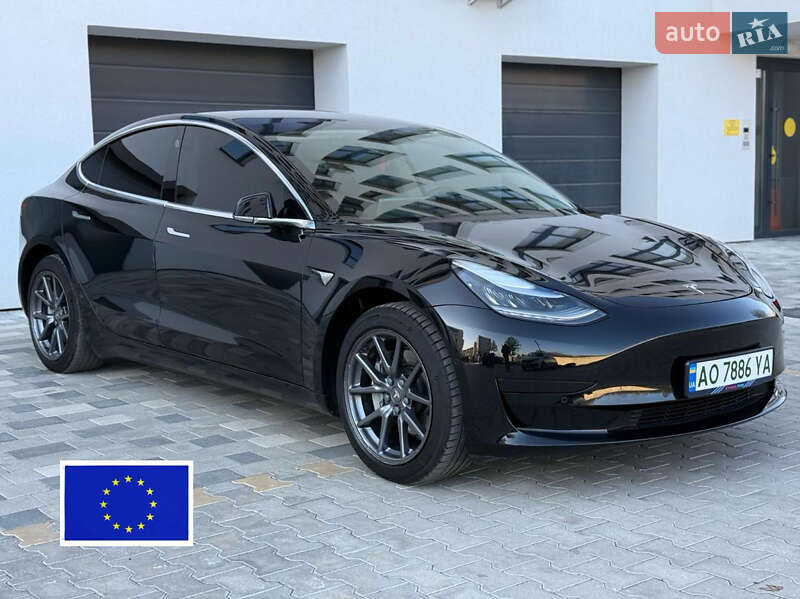 Tesla Model 3 (2019)