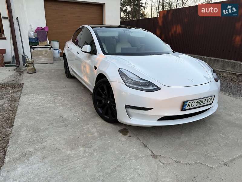 Tesla Model 3 (2020)