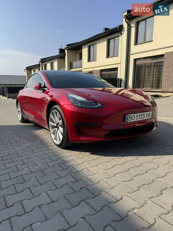 Tesla Model 3 (2019)